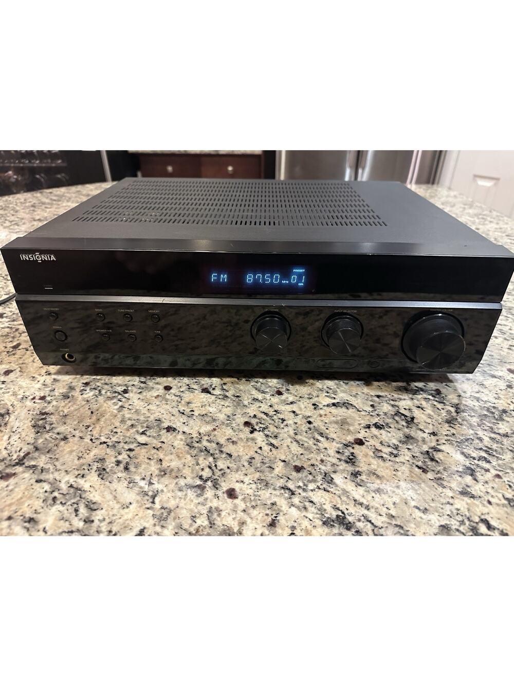 Insignia NS-R2001 AM/FM Stereo Receiver Amplifier Audio Component Works Great